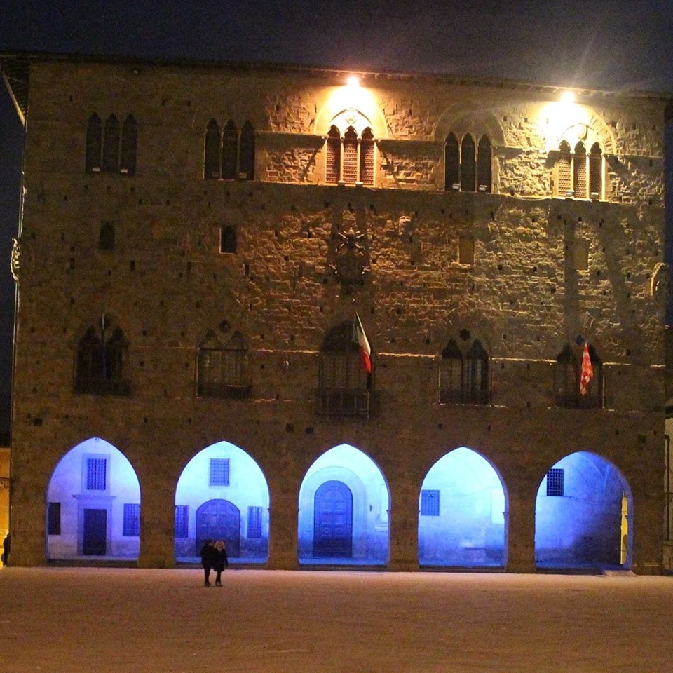 PISTOIA_Palazzo del comune.jpg - 202,65 kB